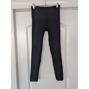 Spanx Seamless Leggings women's size Medium black shaping‎